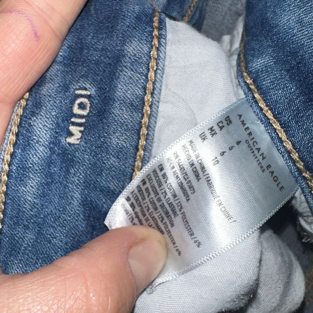 American Eagle distressed denim midi destroyed shorts - Picture 2 of 3